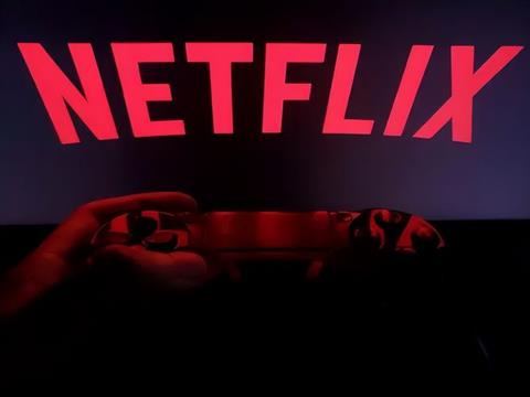 Netflix十年来订户和利润首次锐减